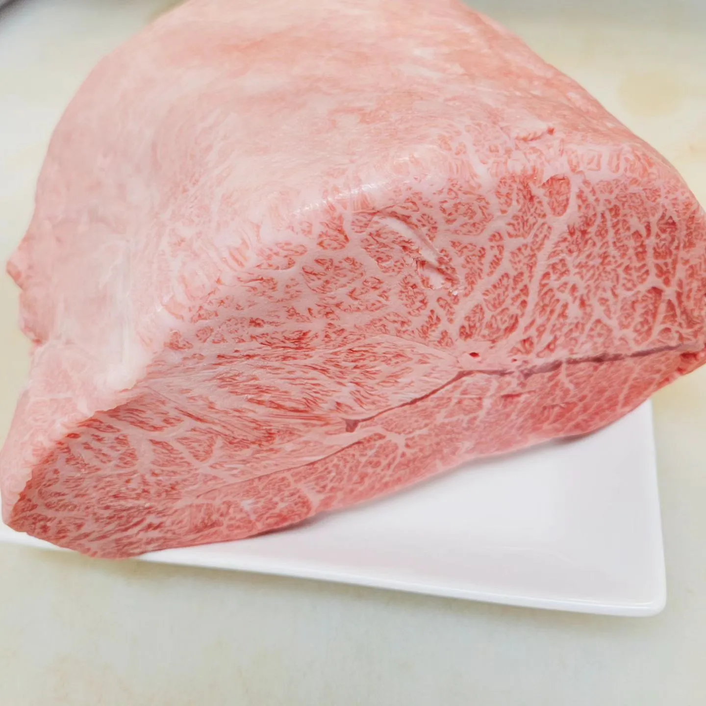 こんにちは肉よしです。